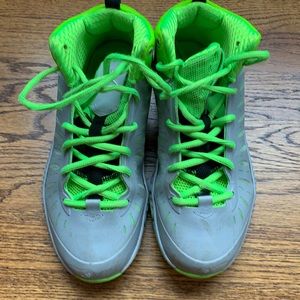 Girls 5y Nike Jordan basketball shoes